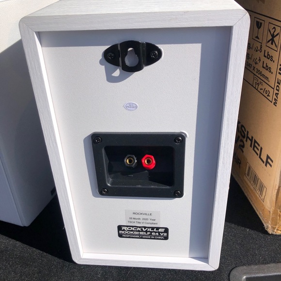 White bluetooth speakers - Picture 6 of 6